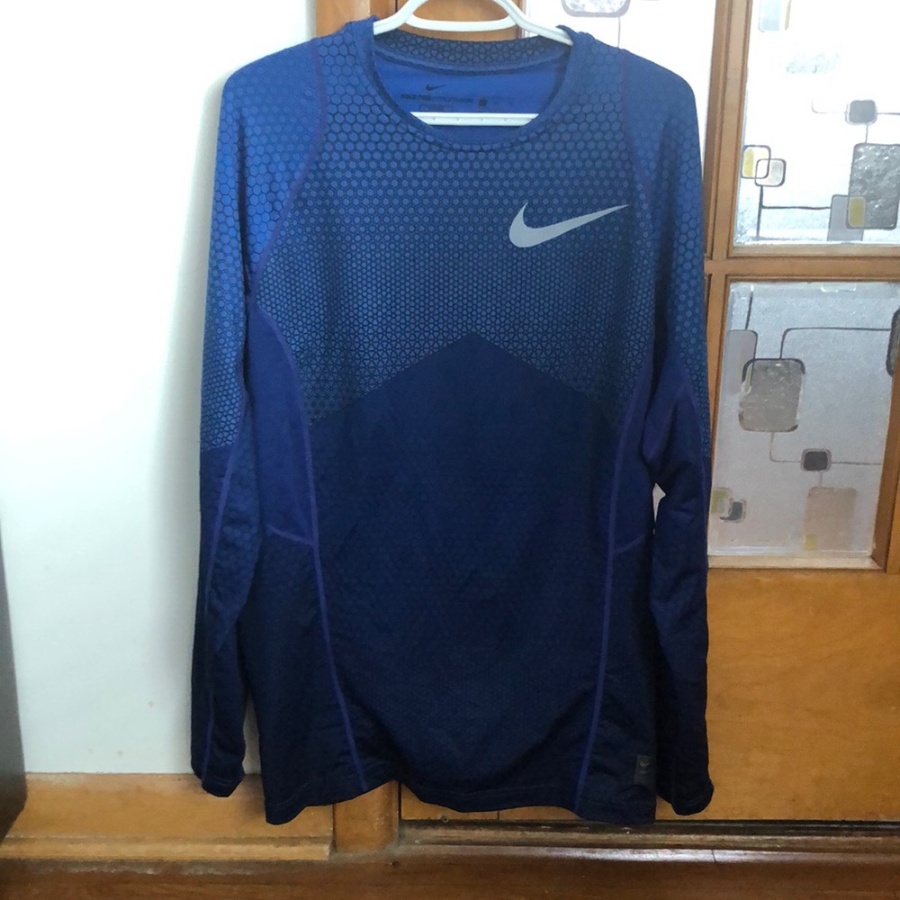 Men’s Nike XL athletic shirt